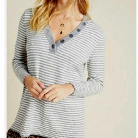 Anthropologie Serena V Neck Grey and White Striped Enlarged Button Sweater - Picture 1 of 12